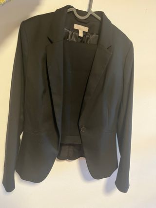 Traje de chaqueta y falda negro