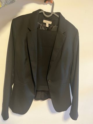 Traje de chaqueta y falda negro