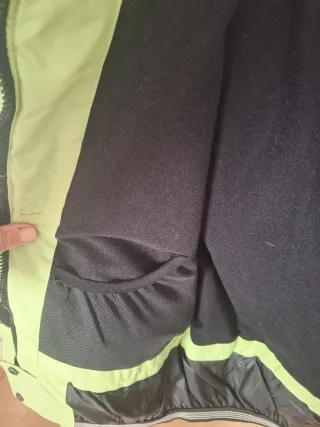 Cazadora de nieve blanca y verde