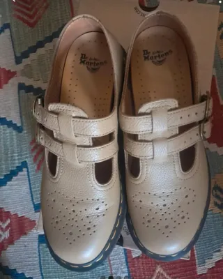 Dr Martens Scarpe Mary Jane Beige Nuove