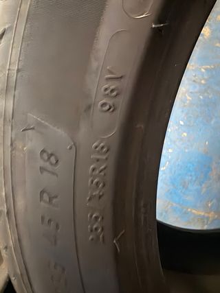 Neumáticos Michelin 235 45 18 (98V)