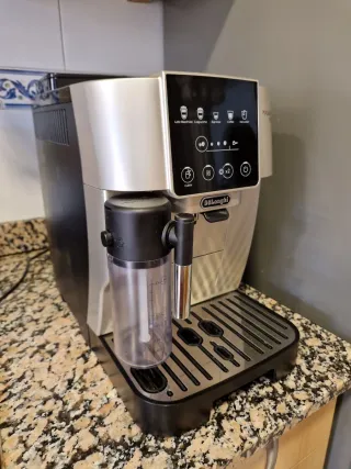 Cafetera DeLonghi Magnifica Start