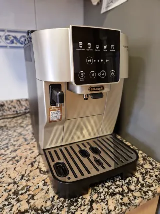 Cafetera DeLonghi Magnifica Start