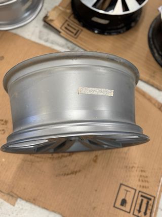 Llanta 3G0601025H 88Z