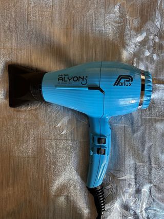 Secadores , planchas, máquinas de corte