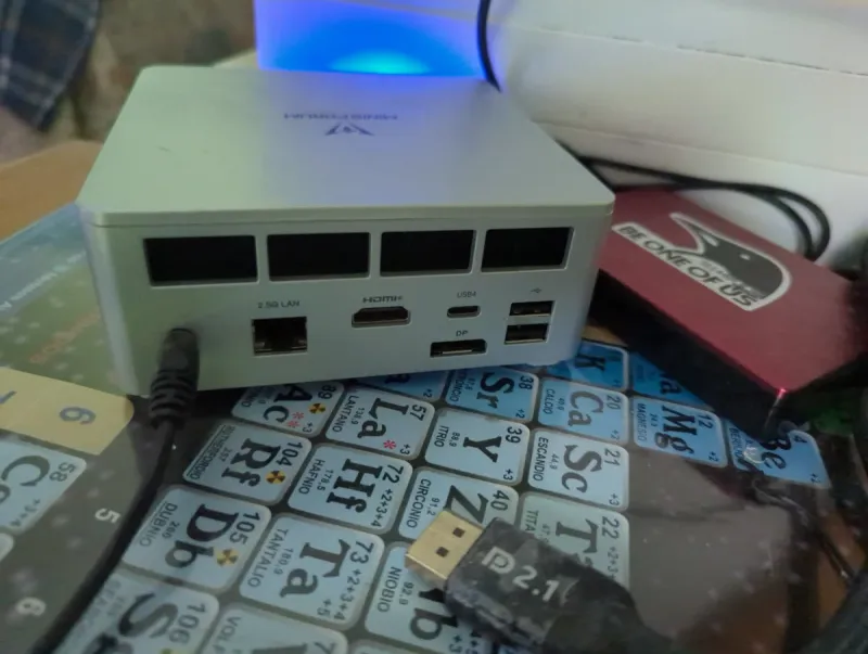 Minisforum UM870-Slim MiniPC + RAM + SSD + Config afbeelding 3