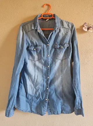 Camisa vaquera Stradivarius