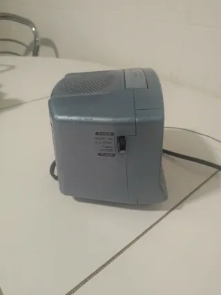 Radio despertador y reloj AIWA