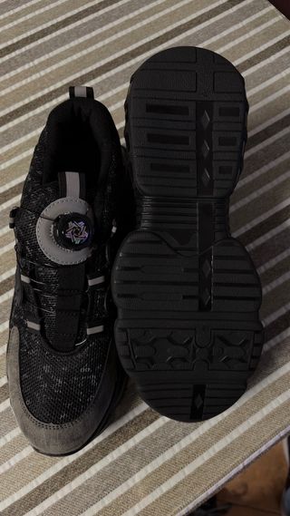 Zapatillas de seguridad negras y grises