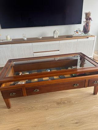 Mesa de centro madera cerezo y con cristal y cajón