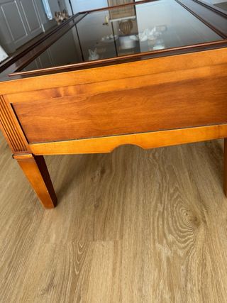 Mesa de centro madera cerezo y con cristal y cajón