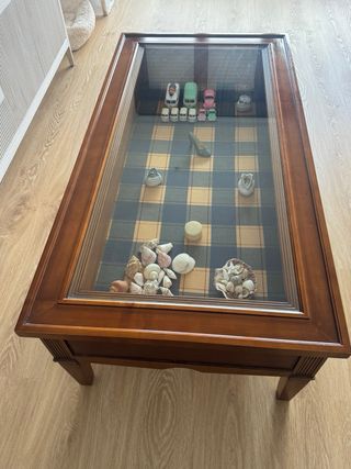 Mesa de centro madera cerezo y con cristal y cajón