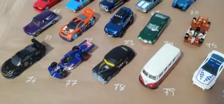 Lote N2 de coches HotWheels