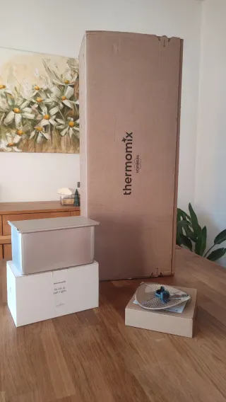 Thermomix TM7 con cubrecuchillas y molde pan