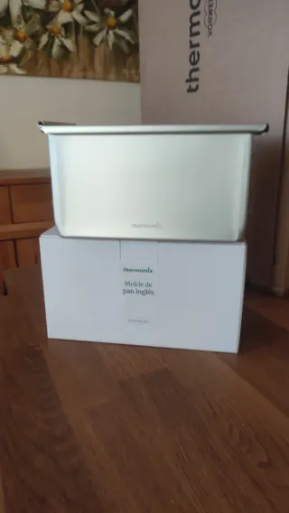 Thermomix TM7 con cubrecuchillas y molde pan