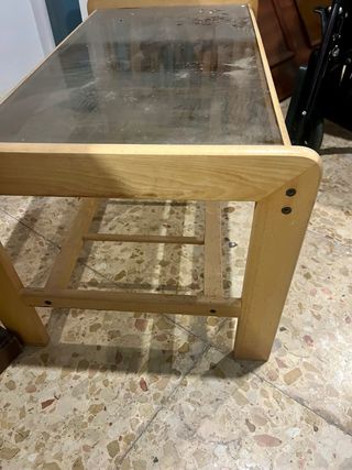Mesita de salón de madera y cristal