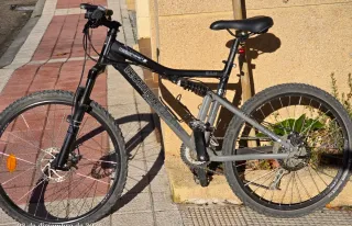 Bicicleta Rockrider BTT
