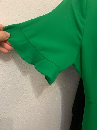 Blusa Zara verde volante manga