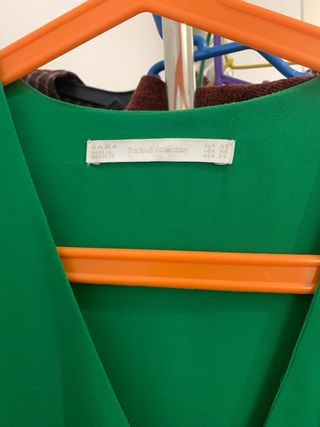 Blusa Zara verde volante manga