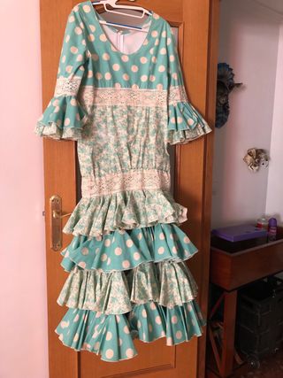 Vestido de flamenca con lunares