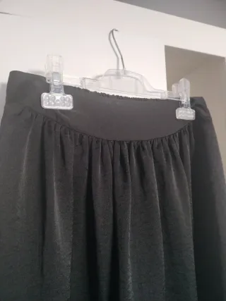 Falda larga satinada negra