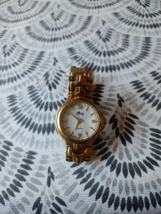 Reloj Lotus Dorado y Blanco, Mujer