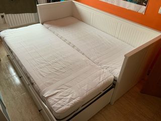 Diván Blanco Ikea Hemnes con colchones