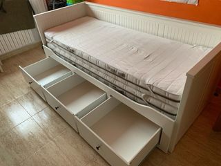 Diván Blanco Ikea Hemnes con colchones