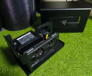 Razer Core X + RX 6600 +cable thunderbolt de marca