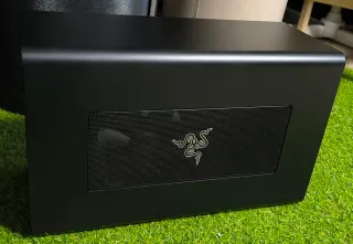 Razer Core X + RX 6600 +cable thunderbolt de marca