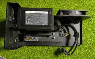 Razer Core X + RX 6600 +cable thunderbolt de marca