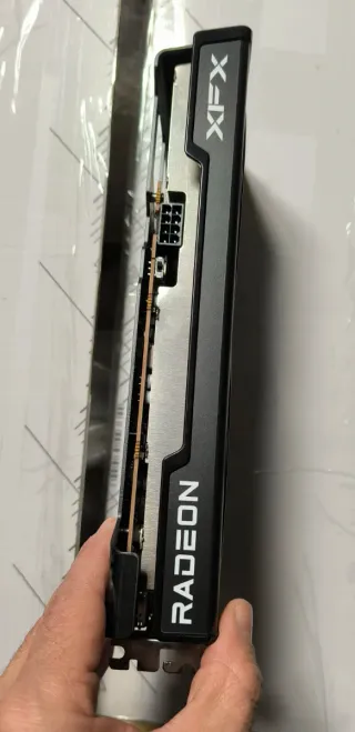 Razer Core X + RX 6600 +cable thunderbolt de marca