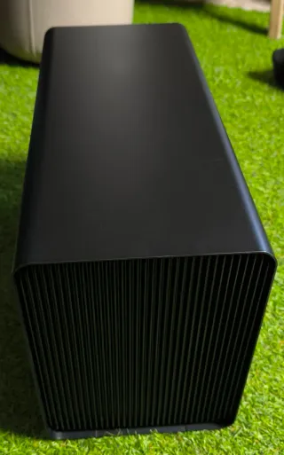 Razer Core X + RX 6600 +cable thunderbolt de marca