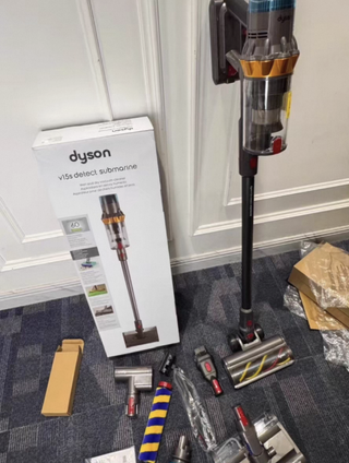 Dyson    V15s    Aspiradora