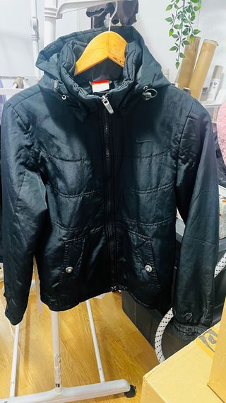 Chaqueta Nike Negra con Capucha