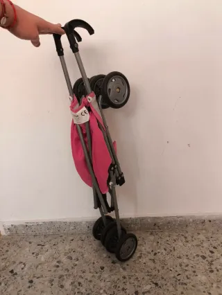 Sillita de paseo para bebé (juguete)