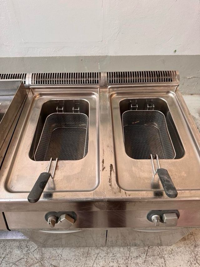 Plancha FryTop EVO700 + Freidora EVO700 (2x15L)