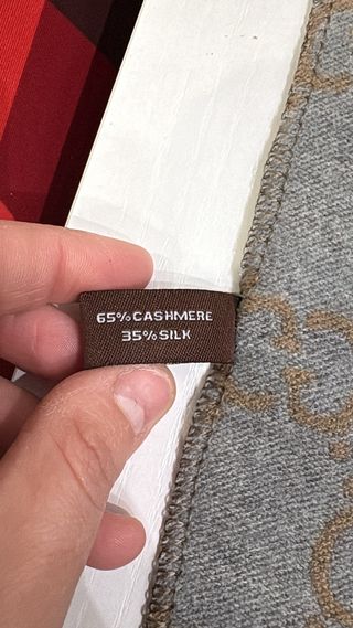 Sciarpa Gucci con ape e logo GG