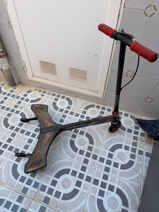 Bicicleta infantil Btwin con cesta y patinete