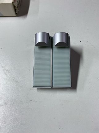 2 Soportes para estantes de vidrio