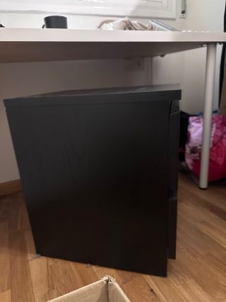 Comodino Ikea nero