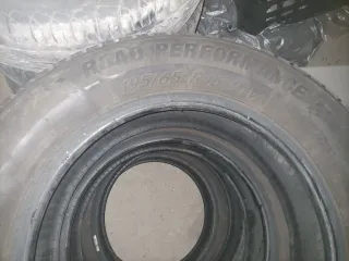 Neumáticos 195/65 R15 al 90%