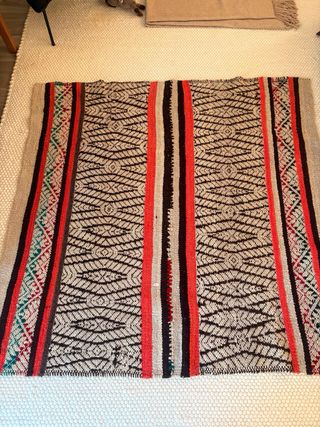 Alfombra hecha  a telar, 100% lana de oveja