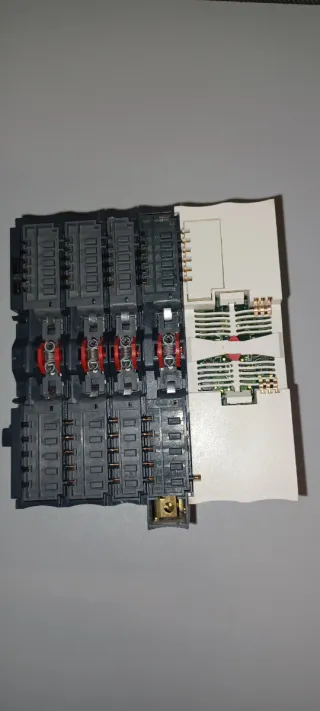 Advantys STB NIP2212, PDT3100, DDI3610, DRC3210