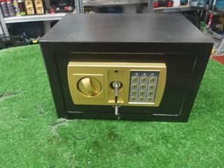 Cassaforte digitale con tastiera