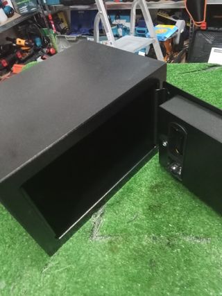 Cassaforte digitale con tastiera