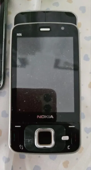 Set 4 Cellulari Vintage + Router Vodafone