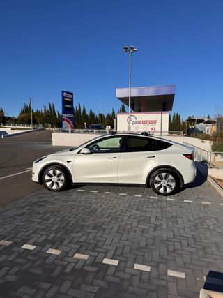 TESLA MODEL Y 2023 Long Range AWD