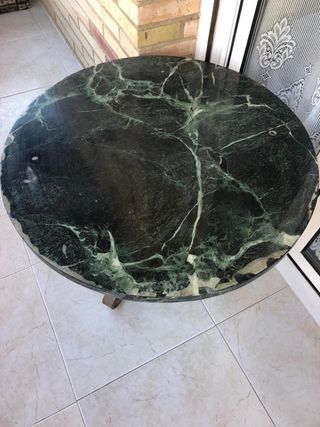 Mesa de hierro forjado y mármol