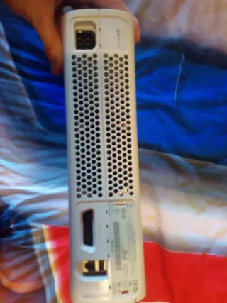 Xbox 360 para piezas (funciona intermitente)